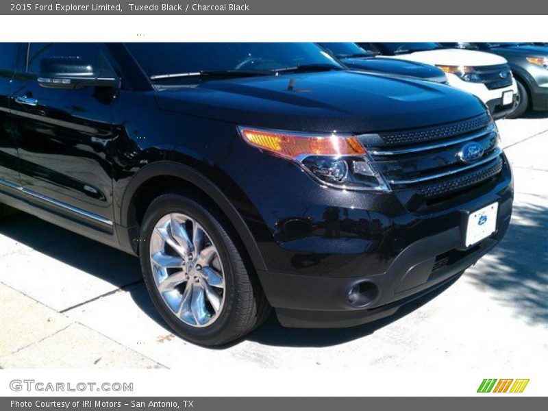 Tuxedo Black / Charcoal Black 2015 Ford Explorer Limited