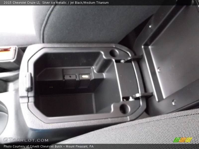 Silver Ice Metallic / Jet Black/Medium Titanium 2015 Chevrolet Cruze LS