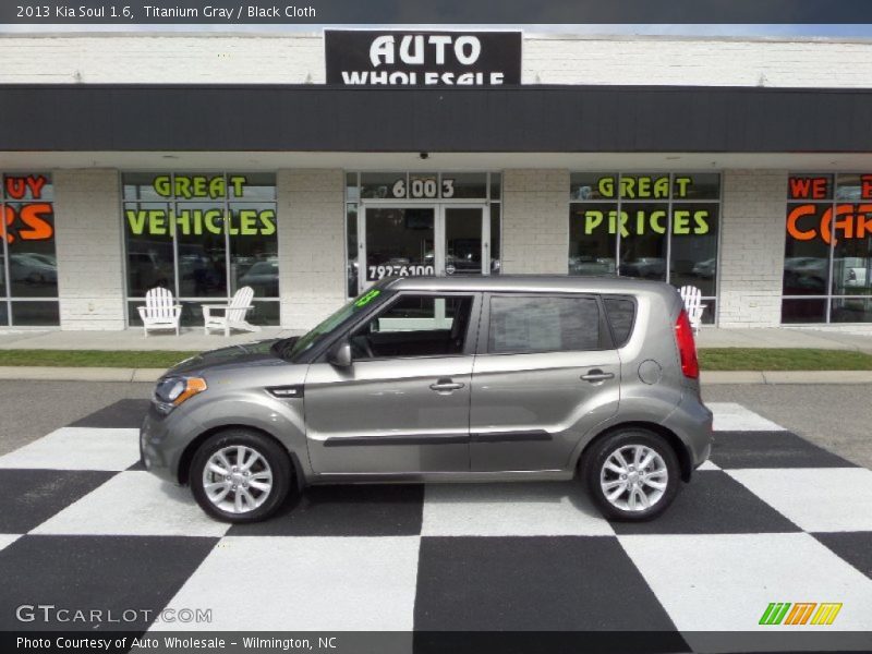 Titanium Gray / Black Cloth 2013 Kia Soul 1.6