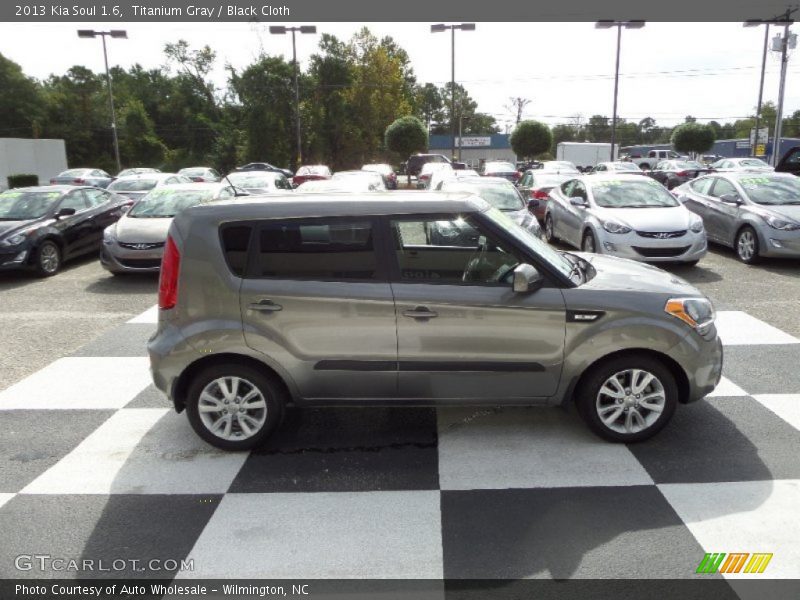 Titanium Gray / Black Cloth 2013 Kia Soul 1.6