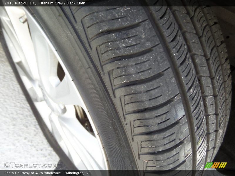 Titanium Gray / Black Cloth 2013 Kia Soul 1.6