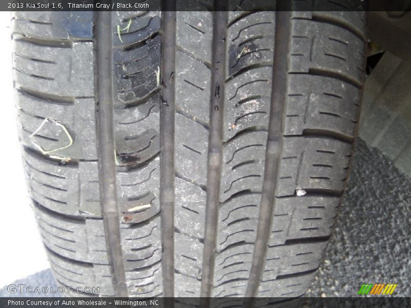 Titanium Gray / Black Cloth 2013 Kia Soul 1.6