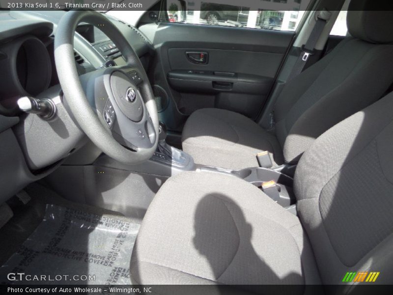 Titanium Gray / Black Cloth 2013 Kia Soul 1.6