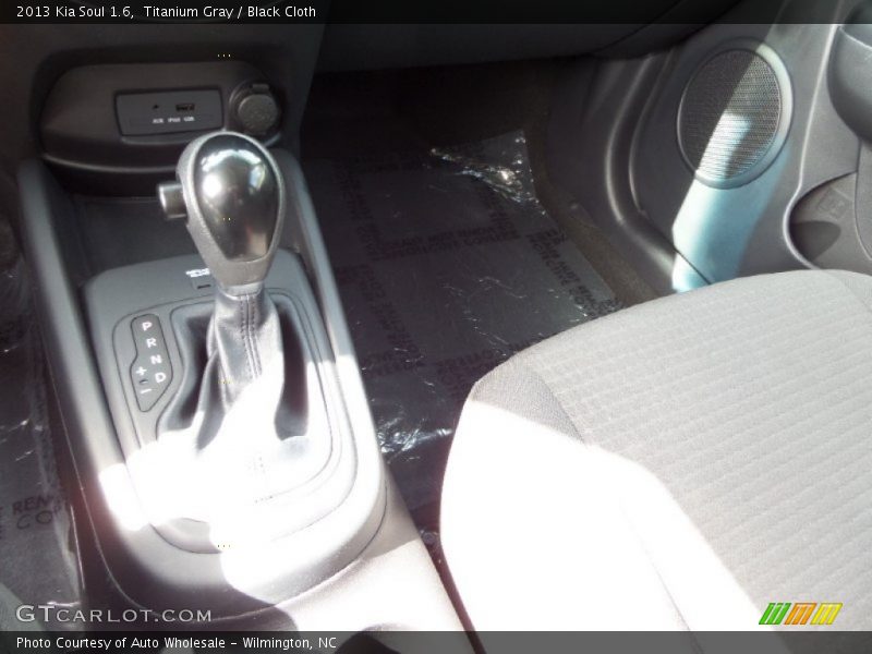 Titanium Gray / Black Cloth 2013 Kia Soul 1.6