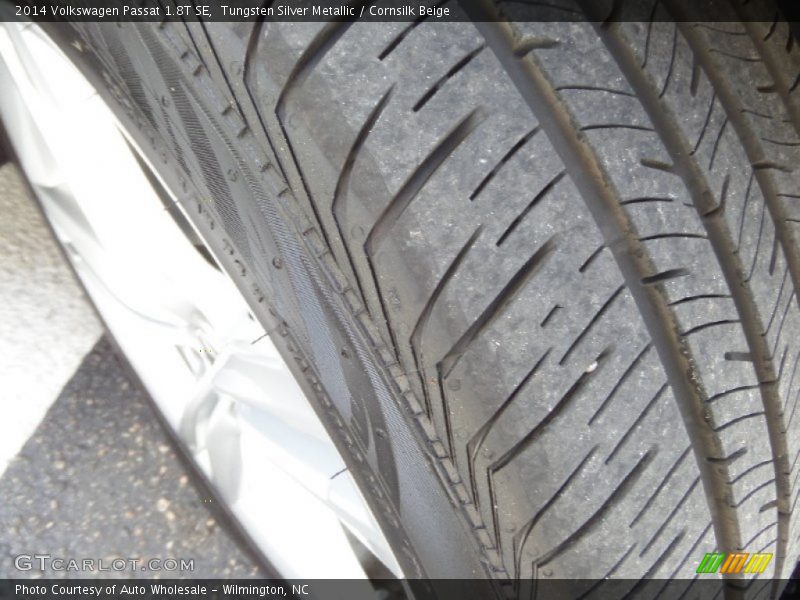Tungsten Silver Metallic / Cornsilk Beige 2014 Volkswagen Passat 1.8T SE