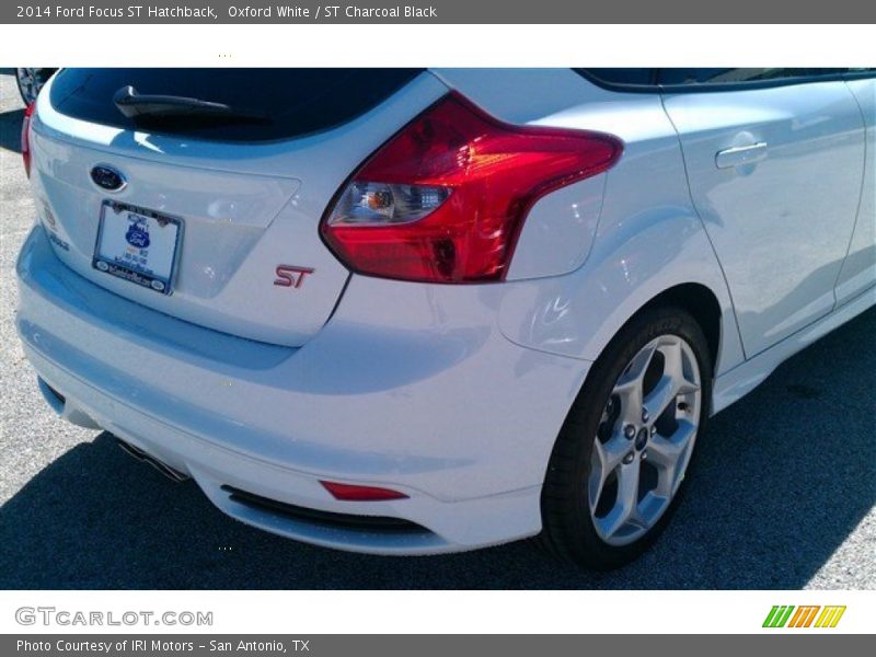 Oxford White / ST Charcoal Black 2014 Ford Focus ST Hatchback