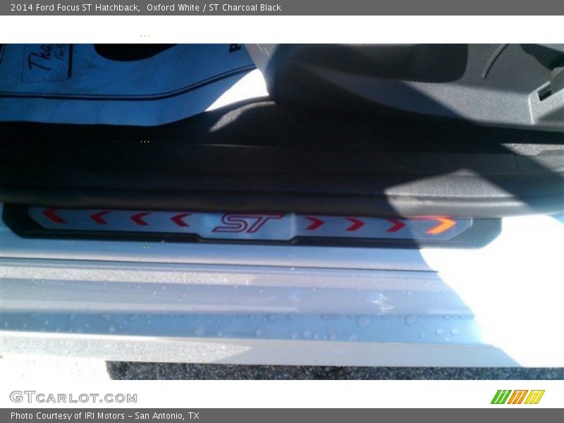 Oxford White / ST Charcoal Black 2014 Ford Focus ST Hatchback