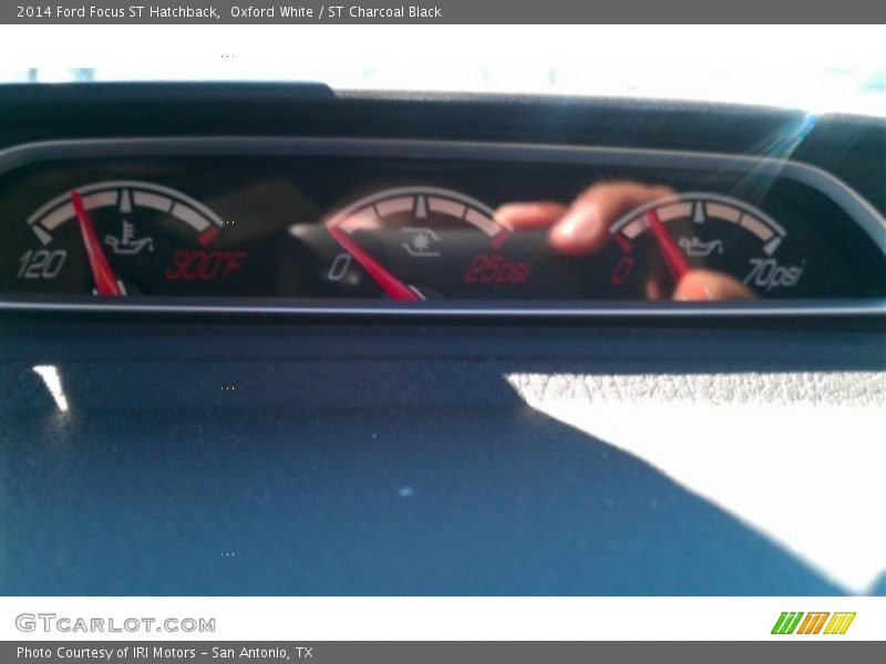 Oxford White / ST Charcoal Black 2014 Ford Focus ST Hatchback