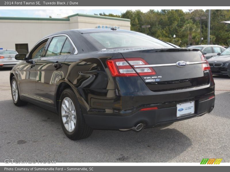 Tuxedo Black / Dune 2014 Ford Taurus SE