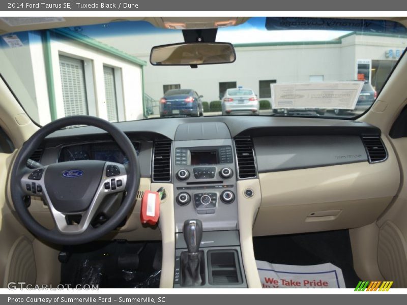 Tuxedo Black / Dune 2014 Ford Taurus SE