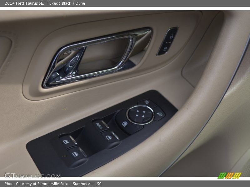 Tuxedo Black / Dune 2014 Ford Taurus SE