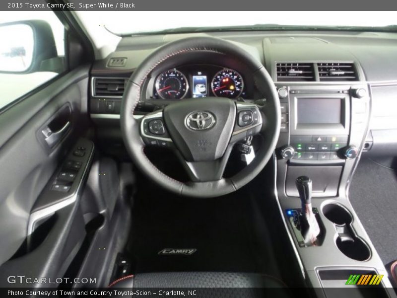 Super White / Black 2015 Toyota Camry SE