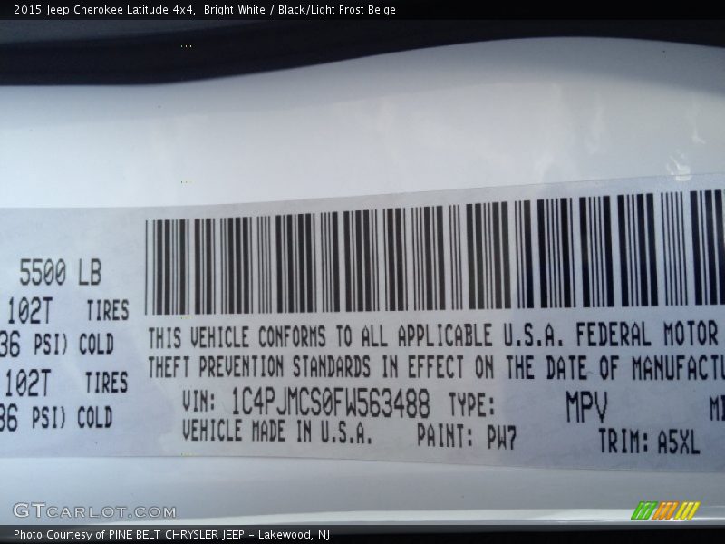 Bright White / Black/Light Frost Beige 2015 Jeep Cherokee Latitude 4x4