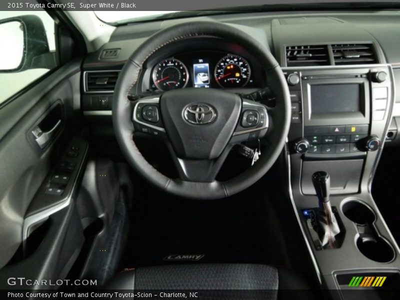 Super White / Black 2015 Toyota Camry SE
