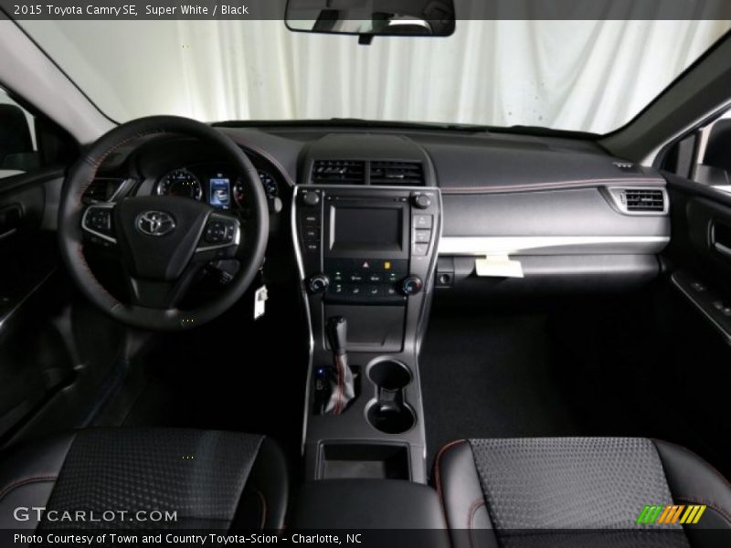 Super White / Black 2015 Toyota Camry SE