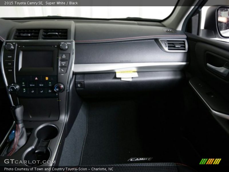Super White / Black 2015 Toyota Camry SE