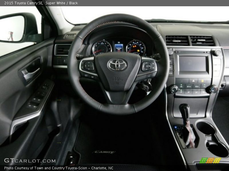 Super White / Black 2015 Toyota Camry SE