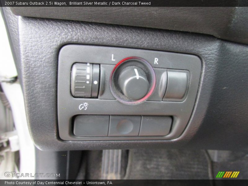 Brilliant Silver Metallic / Dark Charcoal Tweed 2007 Subaru Outback 2.5i Wagon