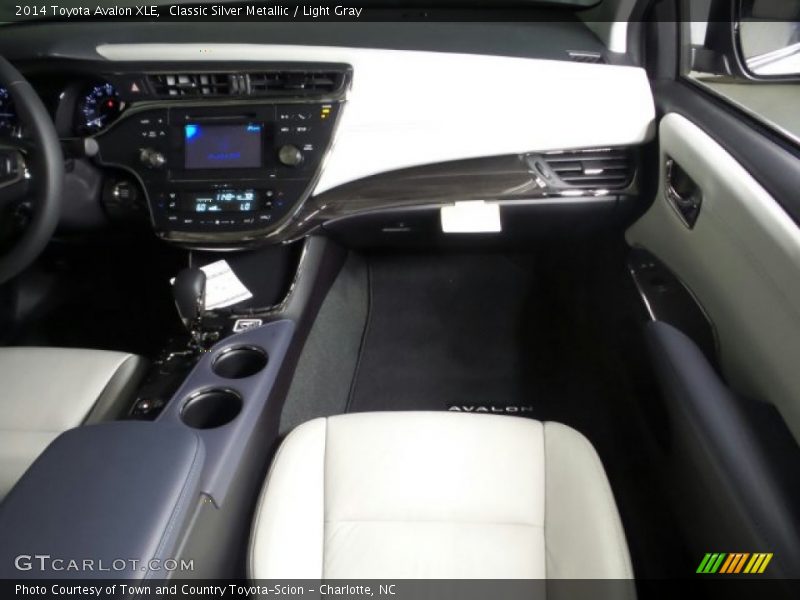 Classic Silver Metallic / Light Gray 2014 Toyota Avalon XLE