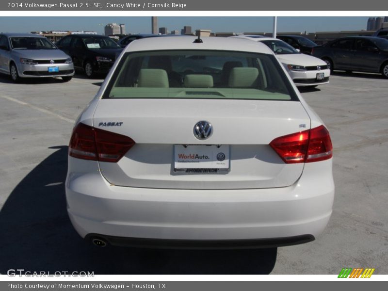 Candy White / Cornsilk Beige 2014 Volkswagen Passat 2.5L SE