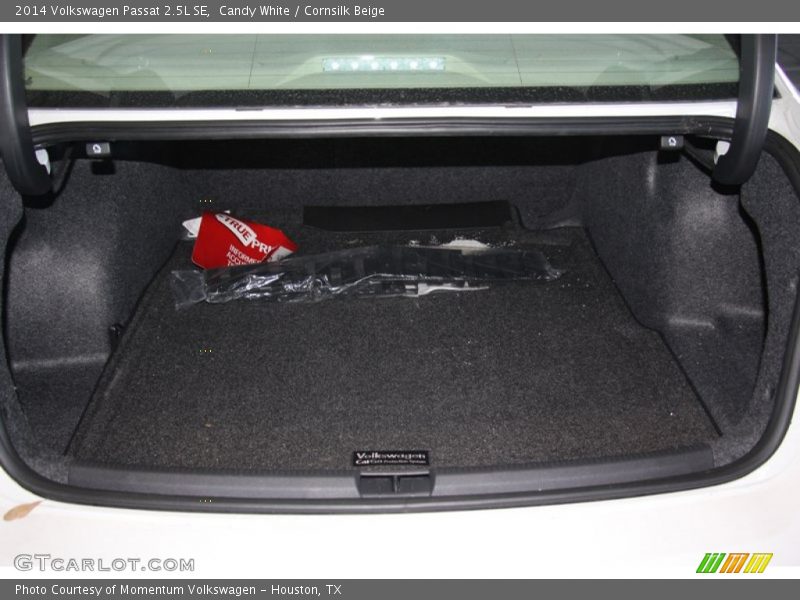 Candy White / Cornsilk Beige 2014 Volkswagen Passat 2.5L SE