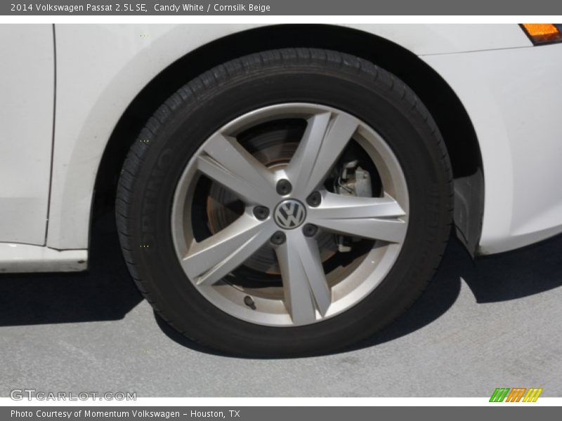 Candy White / Cornsilk Beige 2014 Volkswagen Passat 2.5L SE