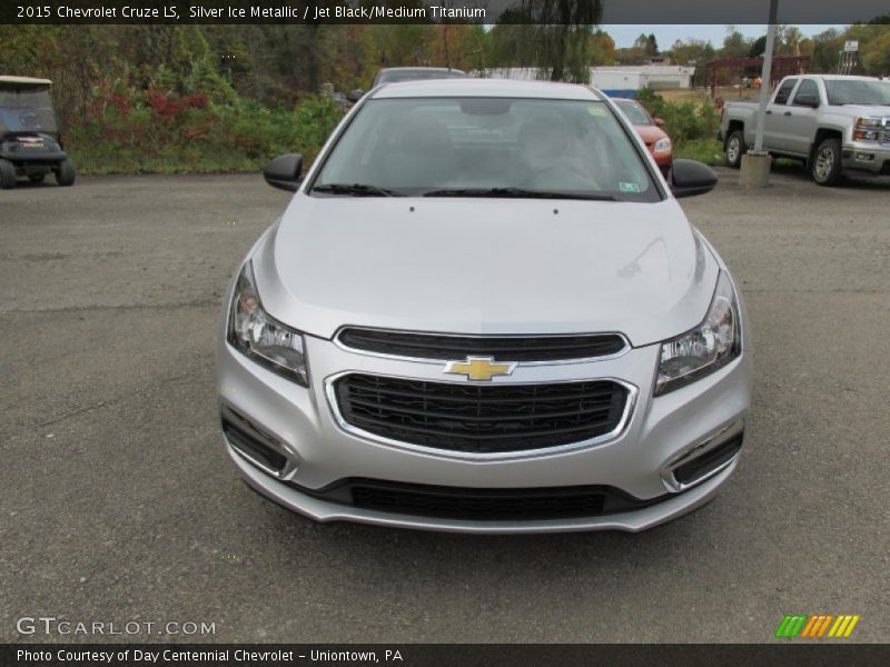 Silver Ice Metallic / Jet Black/Medium Titanium 2015 Chevrolet Cruze LS