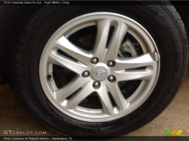 Pearl White / Gray 2010 Hyundai Santa Fe GLS