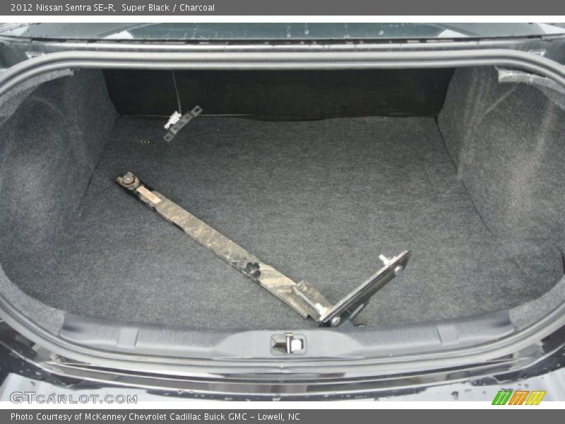 Super Black / Charcoal 2012 Nissan Sentra SE-R