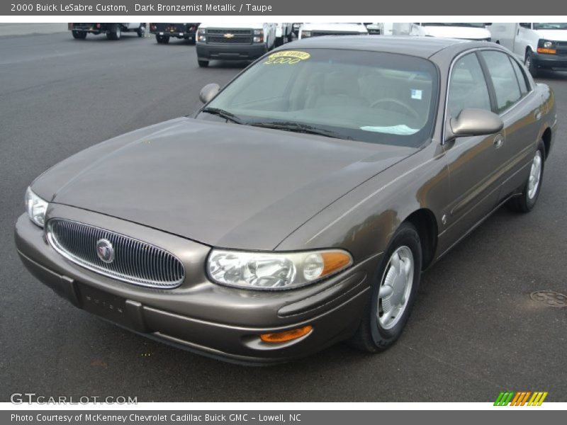 Front 3/4 View of 2000 LeSabre Custom