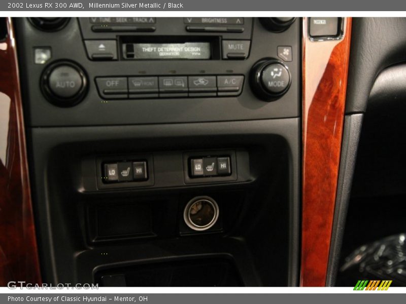 Millennium Silver Metallic / Black 2002 Lexus RX 300 AWD