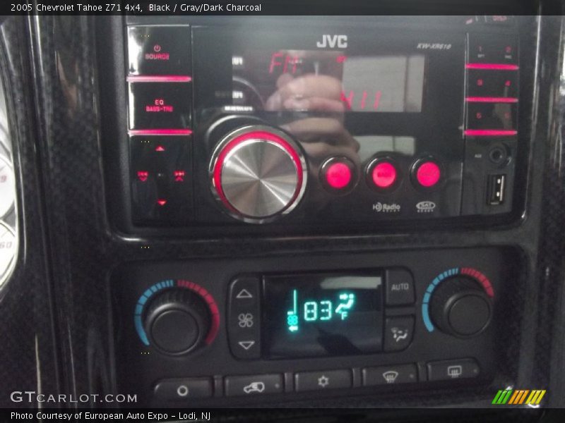 Black / Gray/Dark Charcoal 2005 Chevrolet Tahoe Z71 4x4