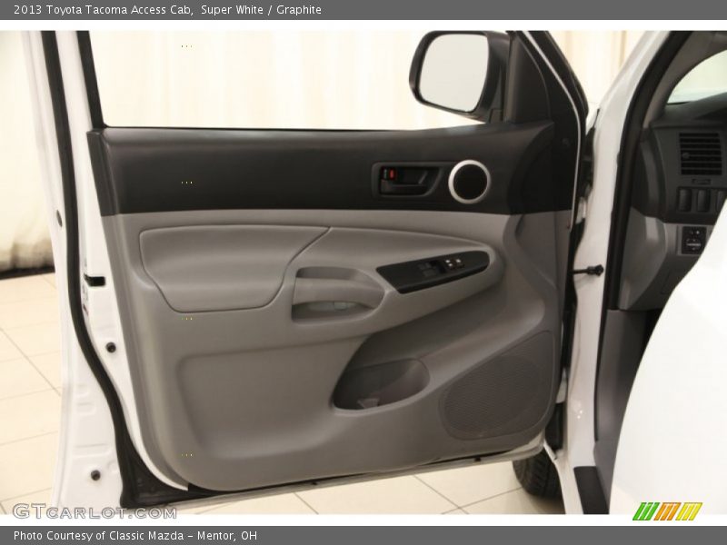 Super White / Graphite 2013 Toyota Tacoma Access Cab