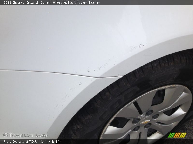Summit White / Jet Black/Medium Titanium 2012 Chevrolet Cruze LS