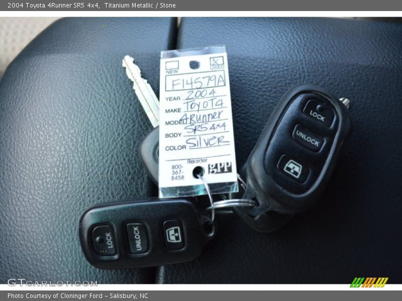 Titanium Metallic / Stone 2004 Toyota 4Runner SR5 4x4