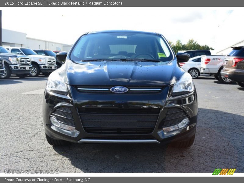 Tuxedo Black Metallic / Medium Light Stone 2015 Ford Escape SE