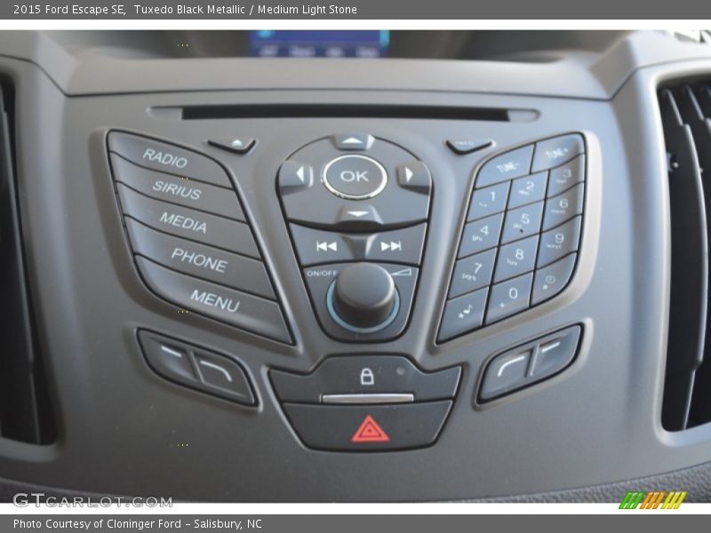Tuxedo Black Metallic / Medium Light Stone 2015 Ford Escape SE