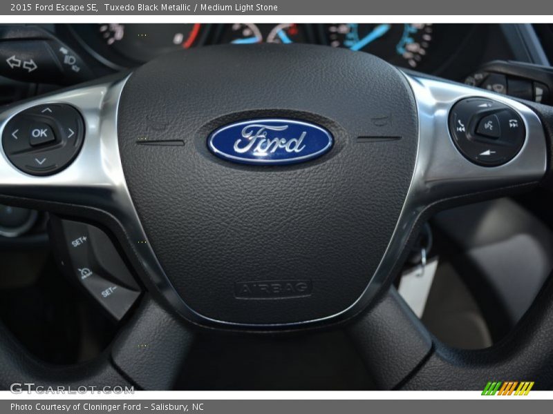 Tuxedo Black Metallic / Medium Light Stone 2015 Ford Escape SE