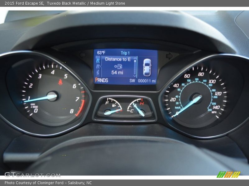 Tuxedo Black Metallic / Medium Light Stone 2015 Ford Escape SE