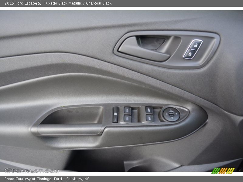 Tuxedo Black Metallic / Charcoal Black 2015 Ford Escape S