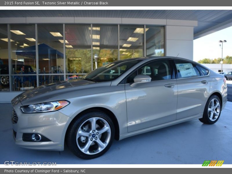 Tectonic Silver Metallic / Charcoal Black 2015 Ford Fusion SE
