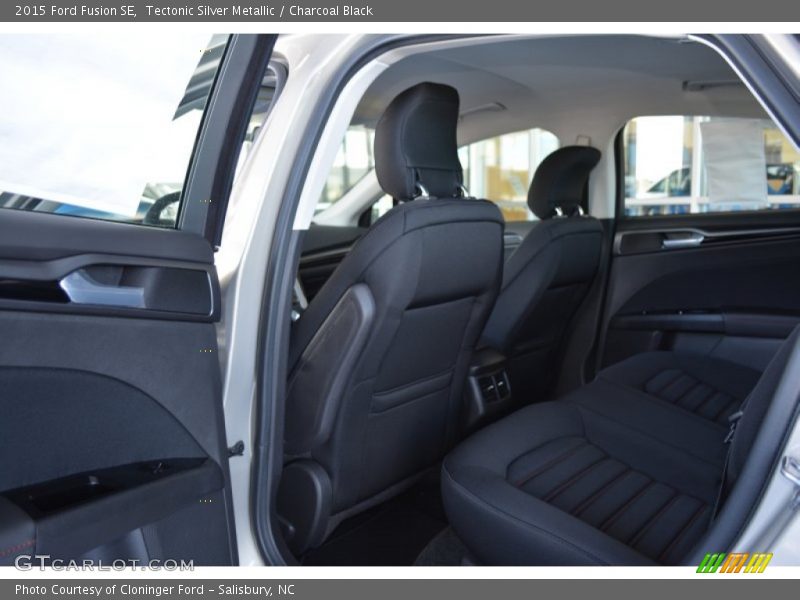 Tectonic Silver Metallic / Charcoal Black 2015 Ford Fusion SE