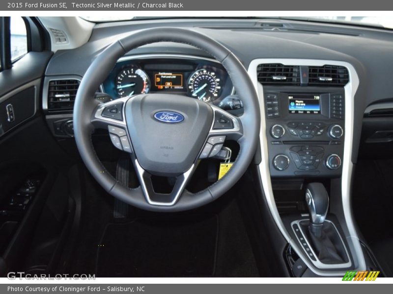 Tectonic Silver Metallic / Charcoal Black 2015 Ford Fusion SE