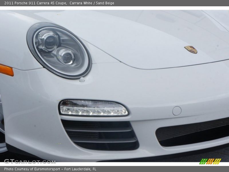 Carrara White / Sand Beige 2011 Porsche 911 Carrera 4S Coupe