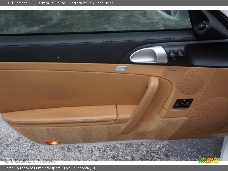 Door Panel of 2011 911 Carrera 4S Coupe