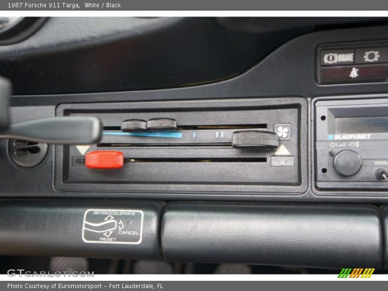 Controls of 1987 911 Targa