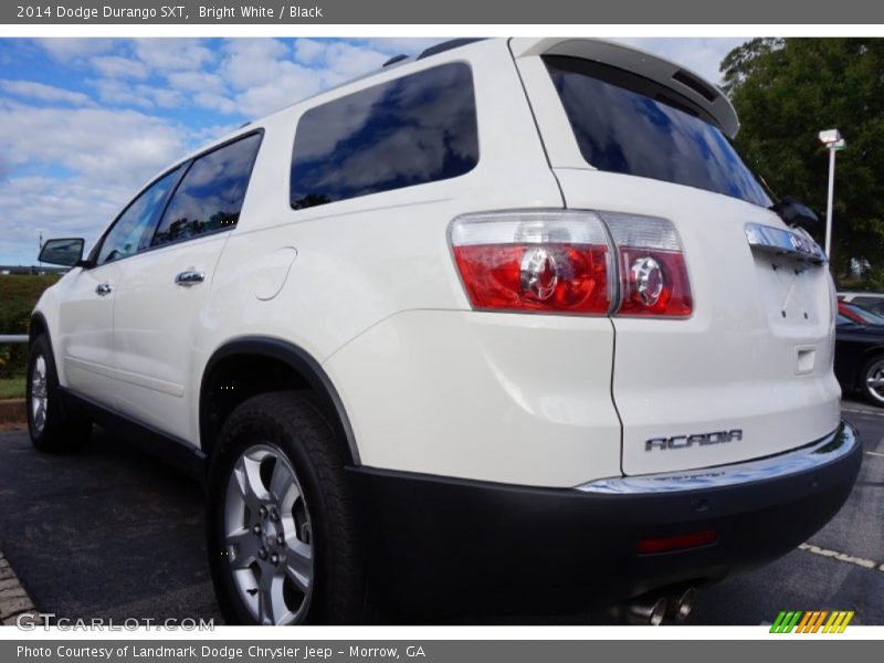 Bright White / Black 2014 Dodge Durango SXT