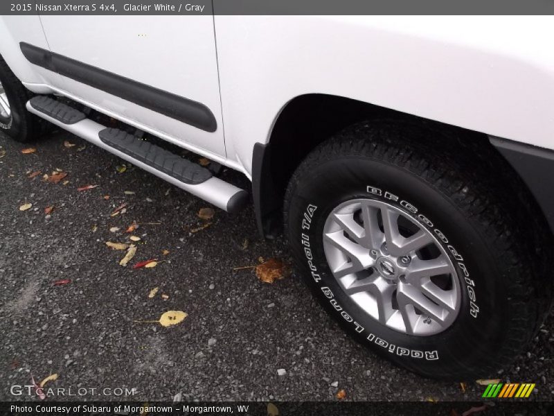 Glacier White / Gray 2015 Nissan Xterra S 4x4