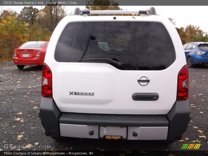 Glacier White / Gray 2015 Nissan Xterra S 4x4