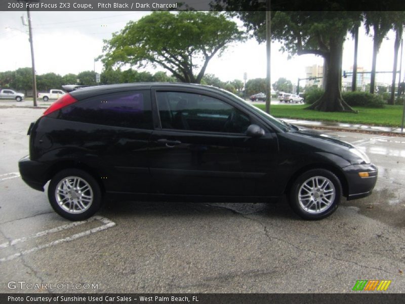 Pitch Black / Dark Charcoal 2003 Ford Focus ZX3 Coupe